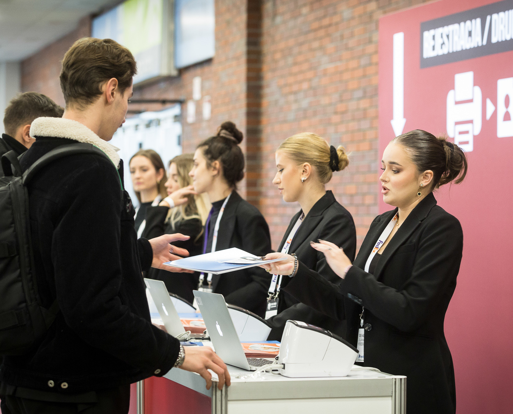 https://res.cloudinary.com/eventjuicer/image/upload/v1755777402/ecwe_lp/premium/eHandel_2510d2024_fot-Joanna-Nowicka_NET-0011.jpg